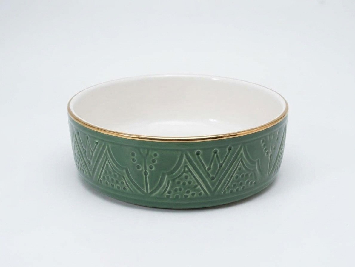 Low ceramic bowl with relief pattern, light green – handmade by Rachid in Safi, Morocco