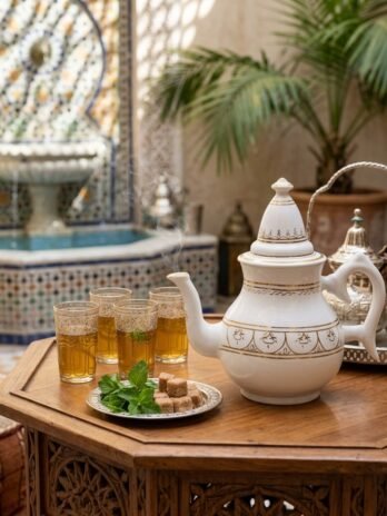 Moroccan Ceramic Teapot with Hand-Painted Frieze – Rachid, Safi