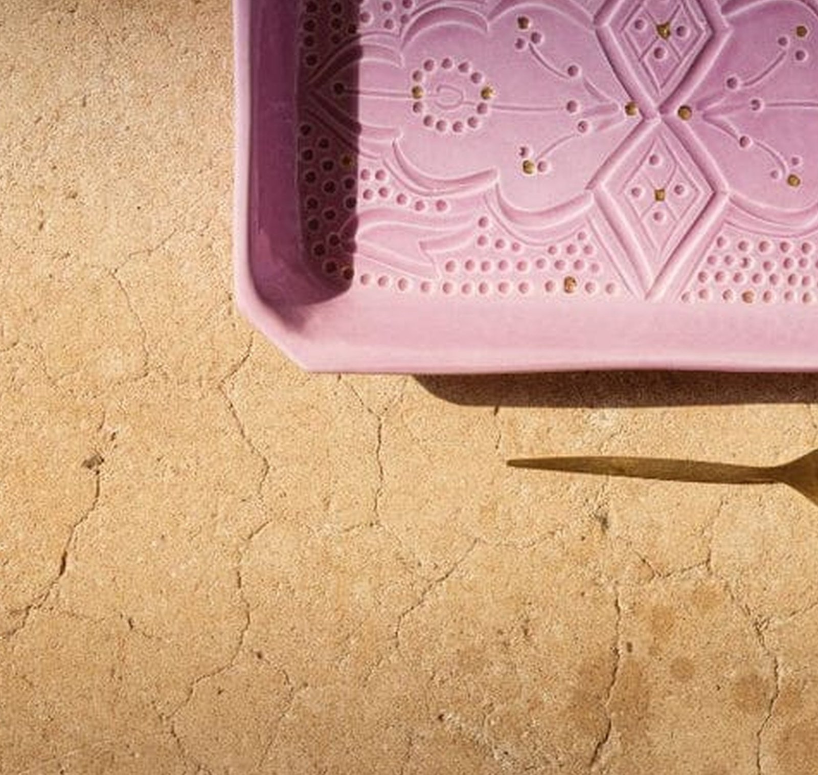 Rectangular ceramic plate with carved relief pattern, pink – handmade by Rachid in Safi, Morocco